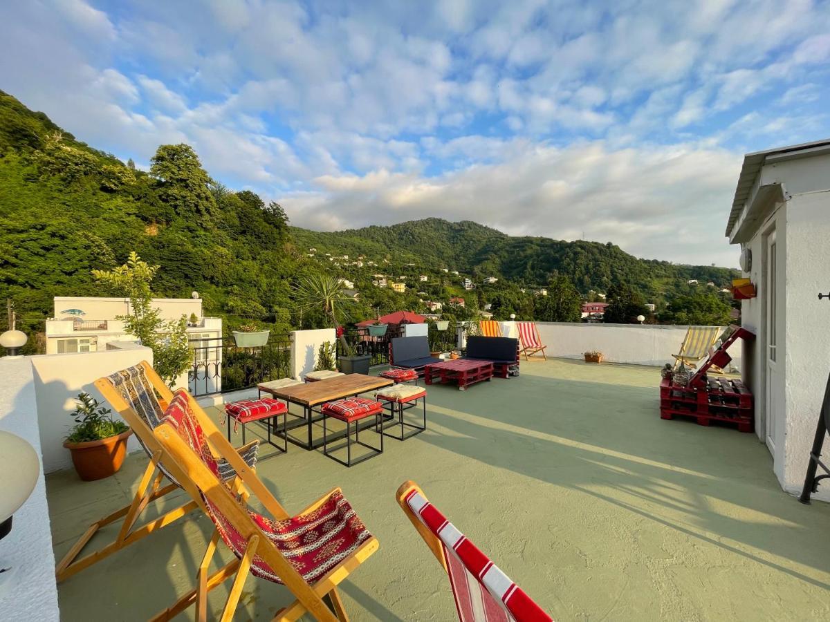 Hotel Charli Gonio Bagian luar foto