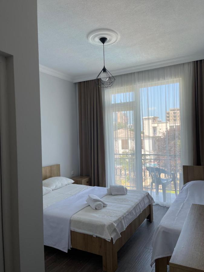Hotel Charli Gonio Bagian luar foto