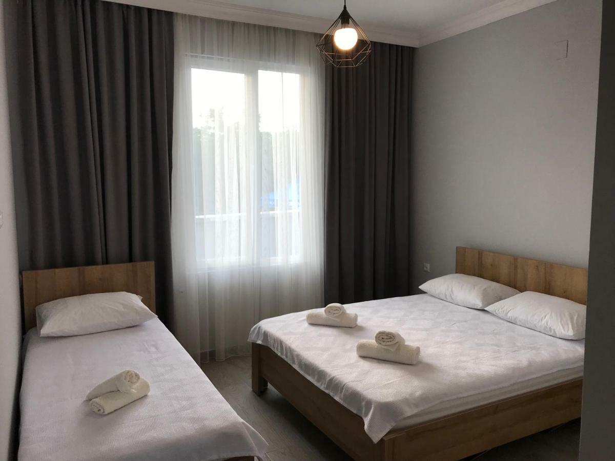 Hotel Charli Gonio Bagian luar foto