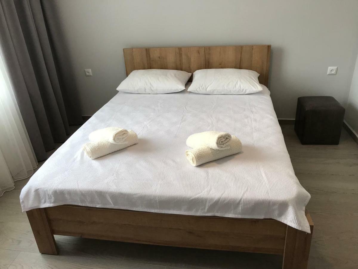 Hotel Charli Gonio Bagian luar foto