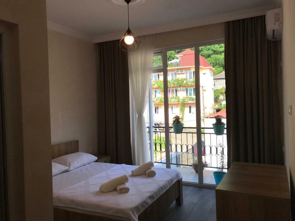 Hotel Charli Gonio Bagian luar foto
