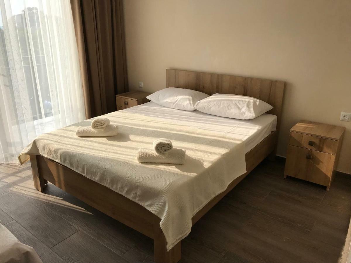 Hotel Charli Gonio Bagian luar foto