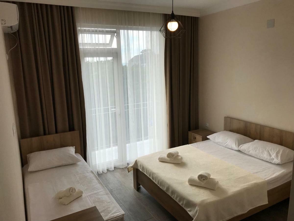 Hotel Charli Gonio Bagian luar foto