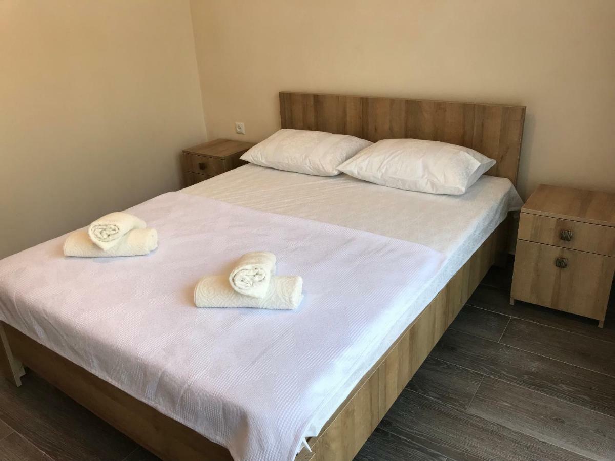 Hotel Charli Gonio Bagian luar foto