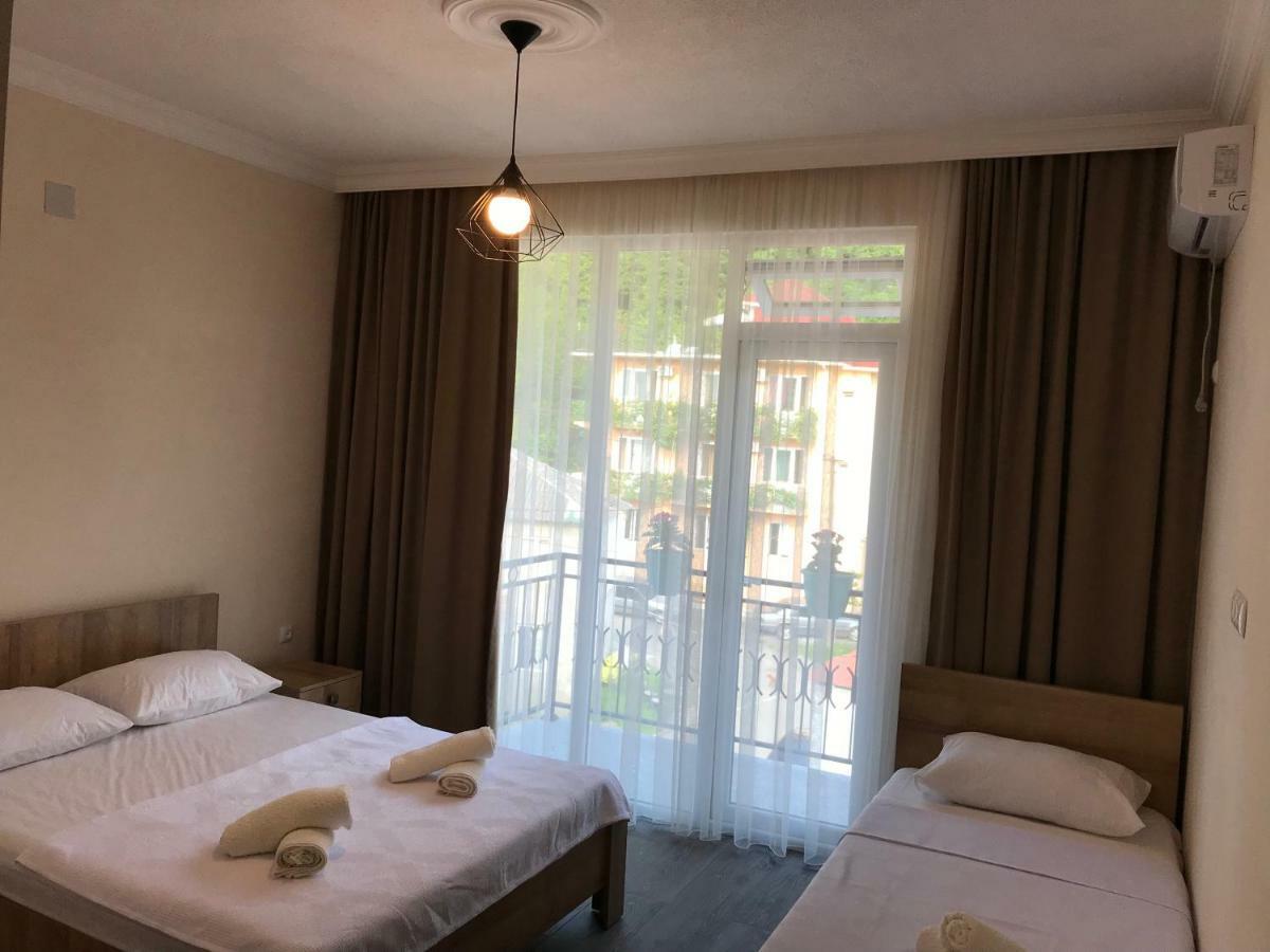 Hotel Charli Gonio Bagian luar foto