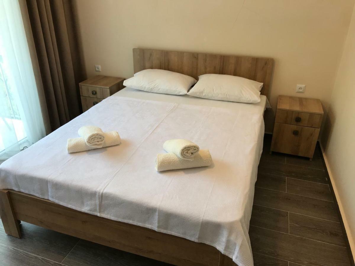 Hotel Charli Gonio Bagian luar foto