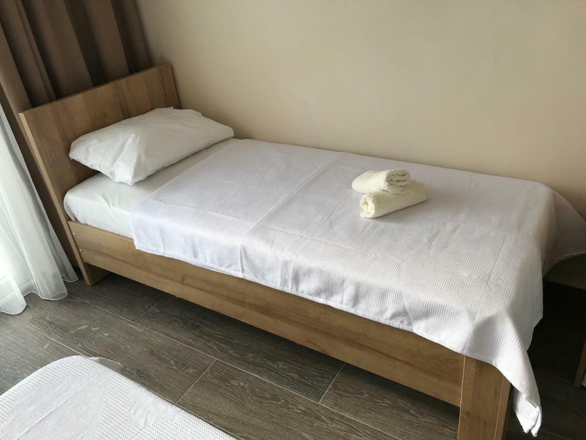 Hotel Charli Gonio Bagian luar foto