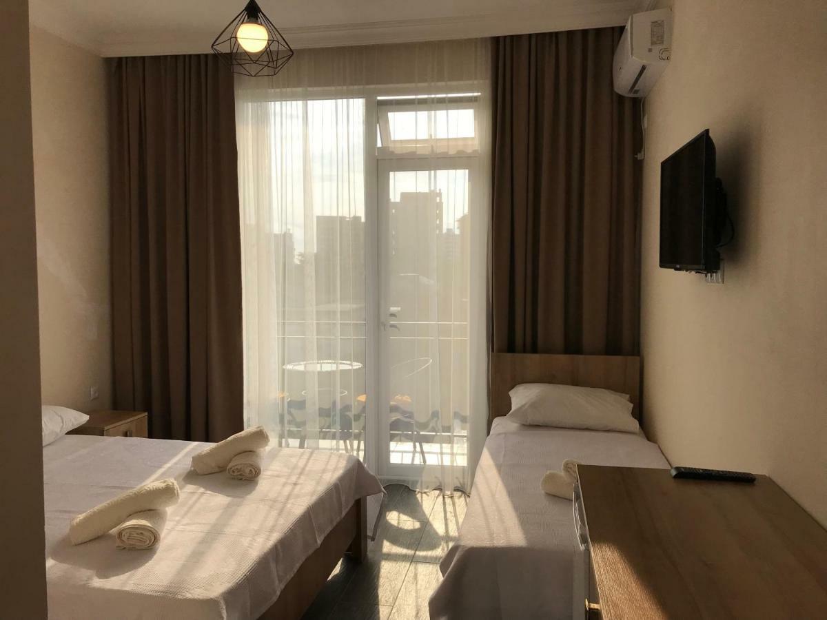 Hotel Charli Gonio Bagian luar foto